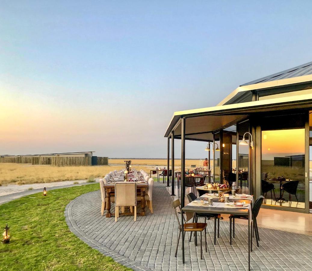 Etosha King Nehale Villa Omuthiya Exteriör bild